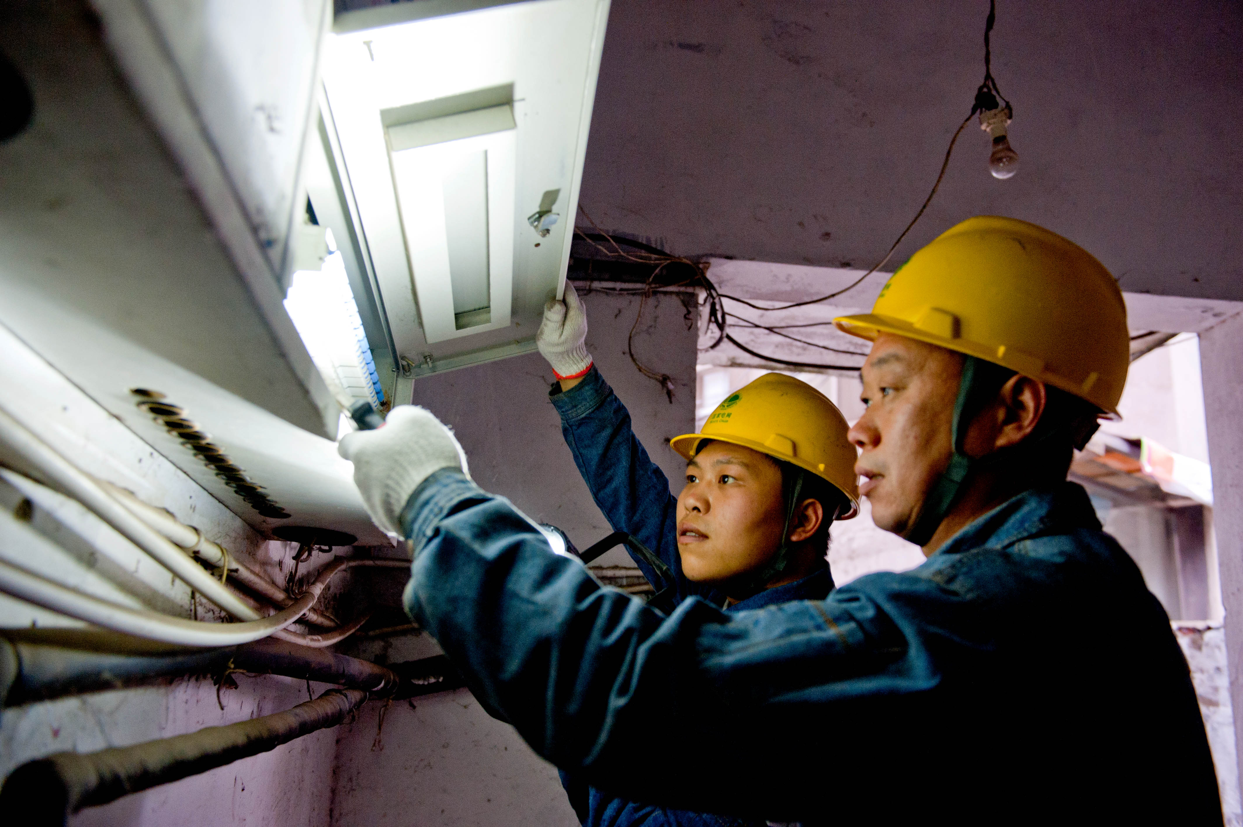 靖江供電快速搶修恢復客戶用電