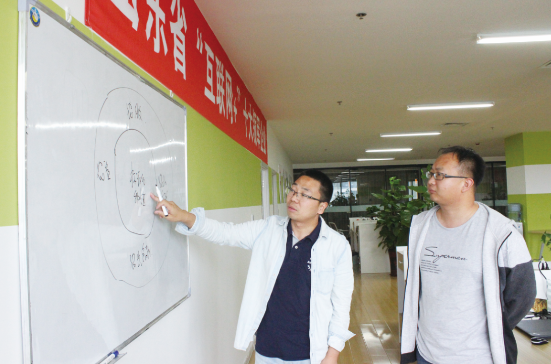 聚焦“互聯(lián)網(wǎng)+農(nóng)業(yè)”，80后小伙打造“種地?！逼脚_